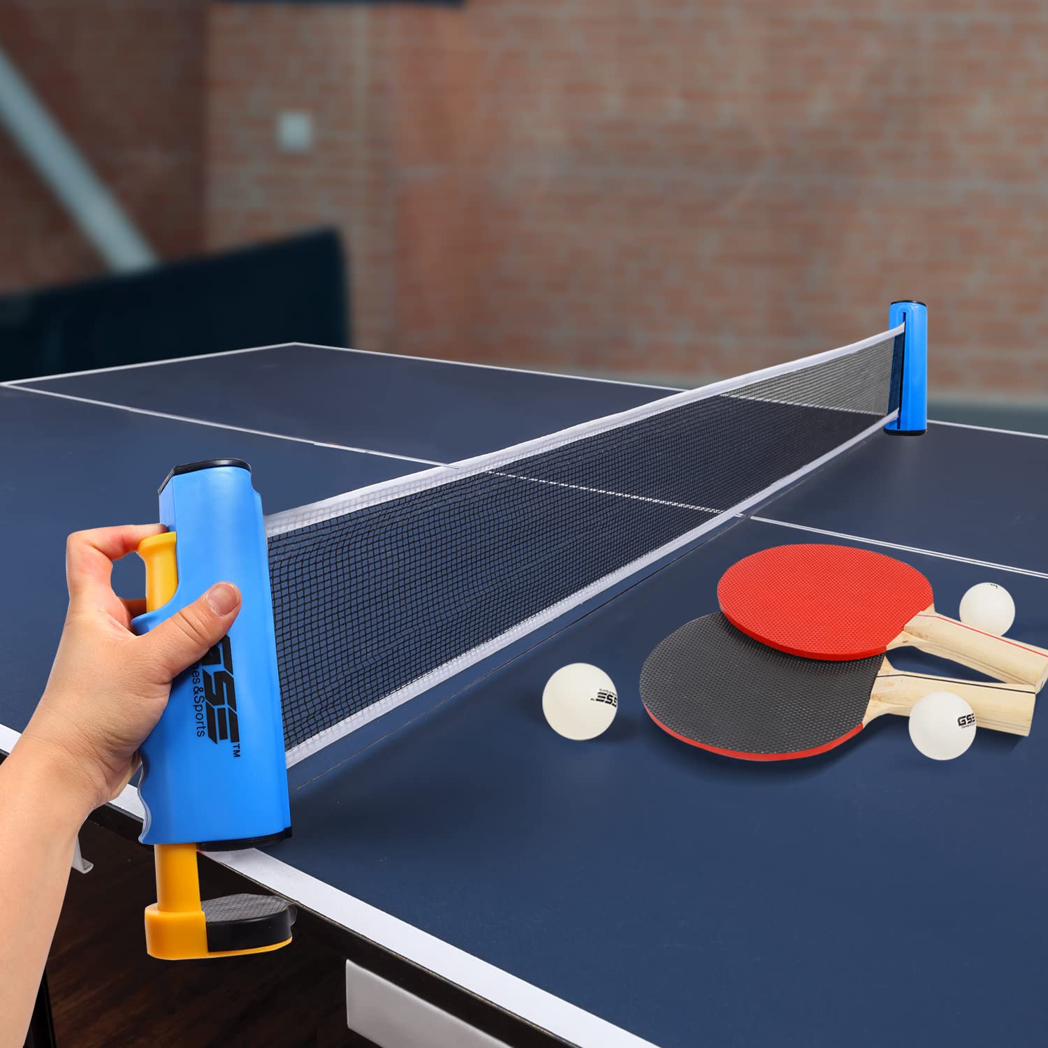 Retractable Table Tennis Net With 2 Rackets